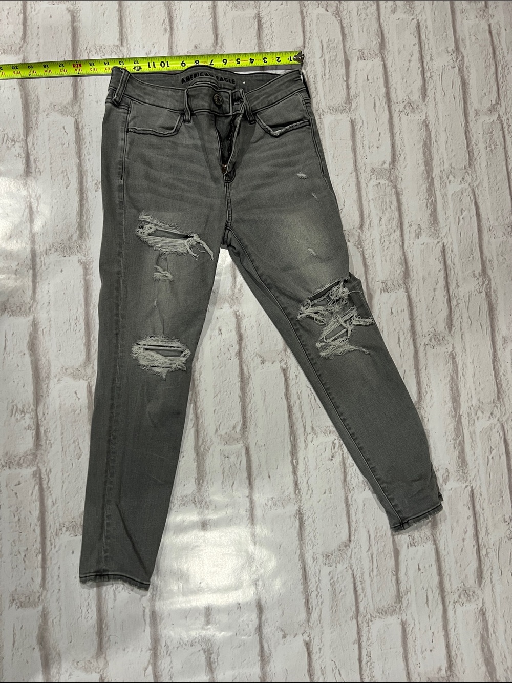 American Eagle Outfitters Women’s Distressed Gray Skinny Jeans